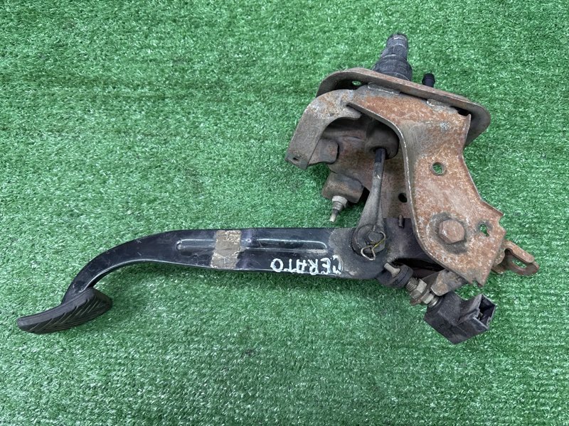 Педаль сцепления Kia Cerato 2