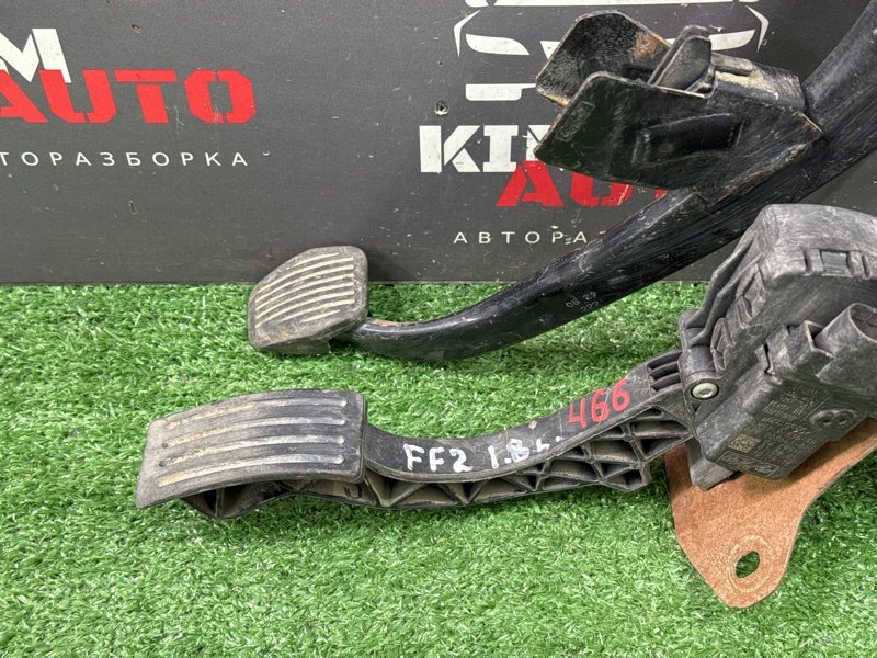 Педаль газа Ford Focus 2
