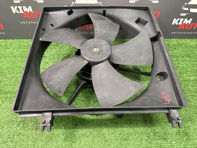 Вентилятор охлаждения радиатора Toyota Rav-4