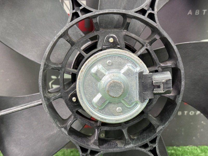 Вентилятор охлаждения радиатора Toyota Rav-4