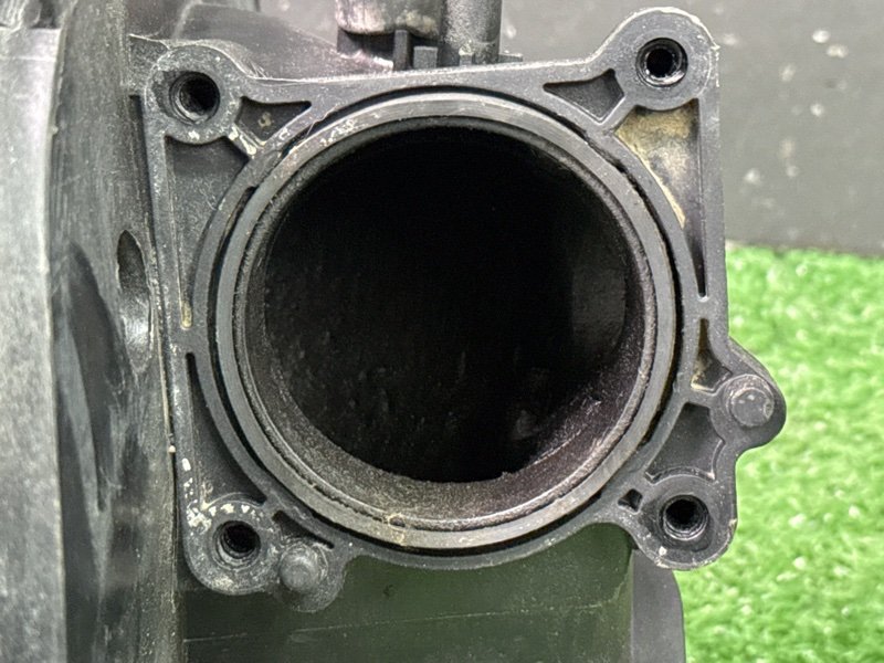 Коллектор впускной Skoda Fabia 1