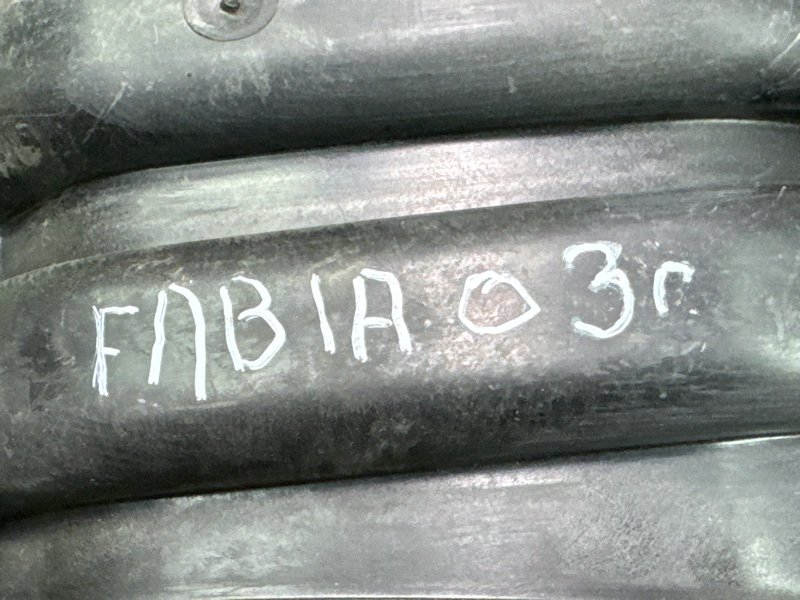 Коллектор впускной Skoda Fabia 1