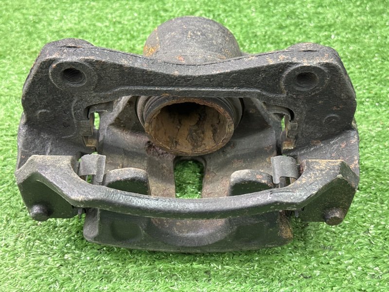 Суппорт тормозной Kia Ceed 1