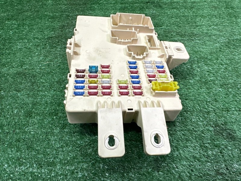 Блок предохранителей салонный Kia Sportage 3 2015 SL