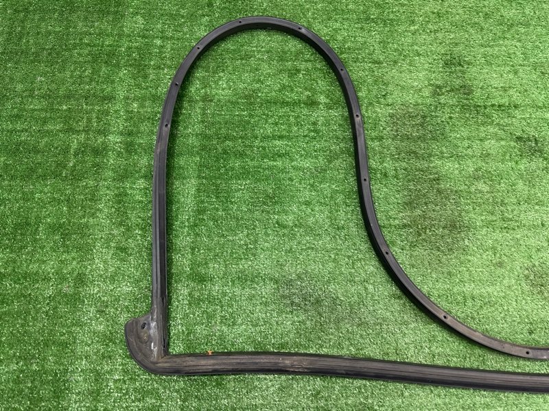 Уплотнитель двери Kia Sportage 3 2015 SL