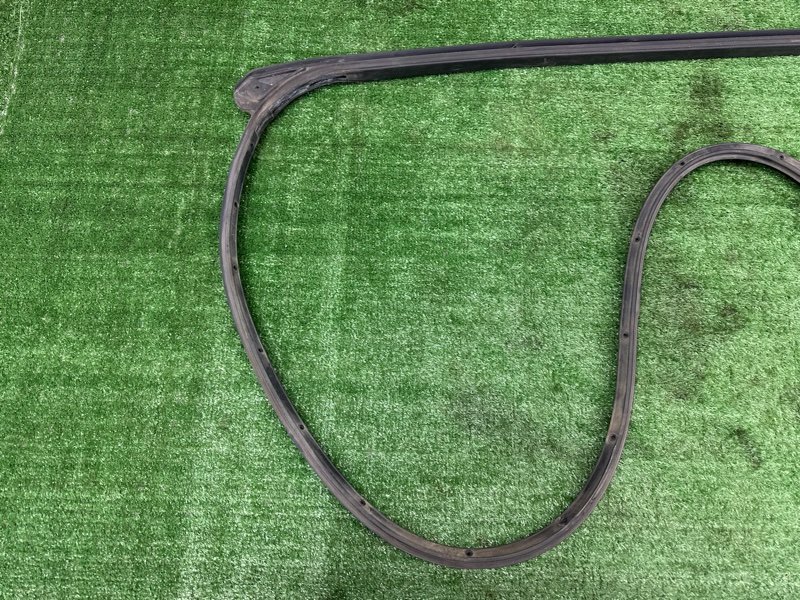 Уплотнитель двери Kia Sportage 3 2015 SL