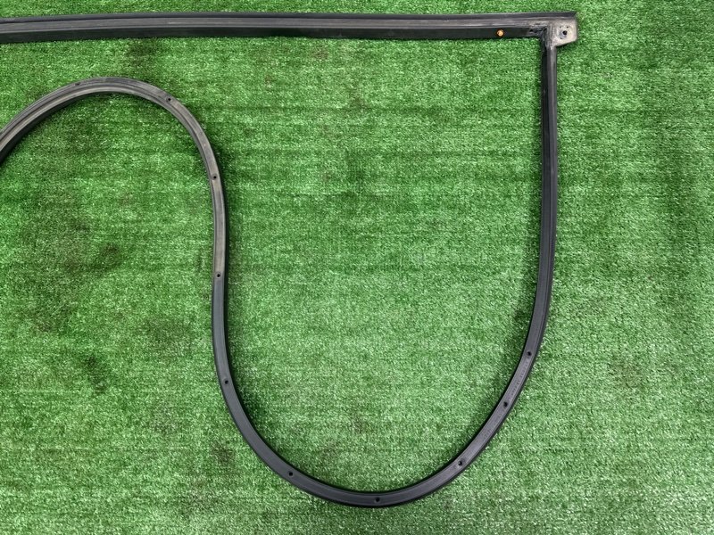 Уплотнитель двери Kia Sportage 3 2015 SL