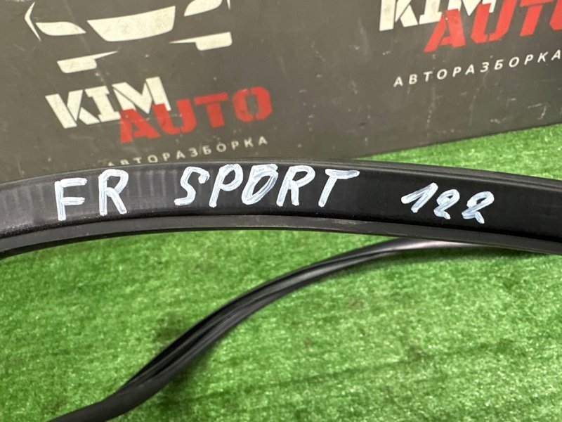 Уплотнитель проема двери Kia Sportage 3 2015 SL