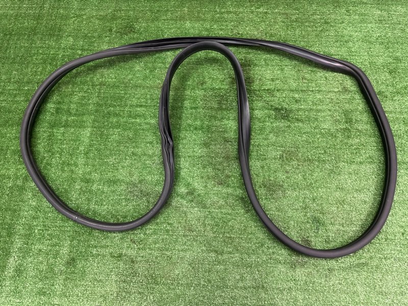 Уплотнитель проема двери Kia Sportage 3 2015 SL