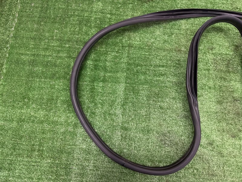 Уплотнитель проема двери Kia Sportage 3 2015 SL