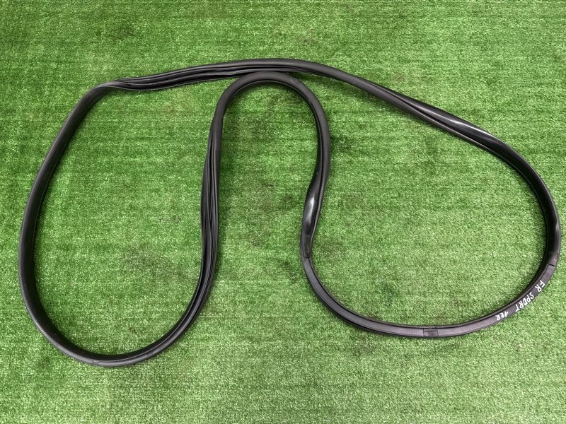 Уплотнитель проема двери Kia Sportage 3 2015 SL