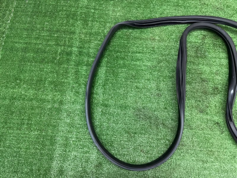 Уплотнитель проема двери Kia Sportage 3 2015 SL