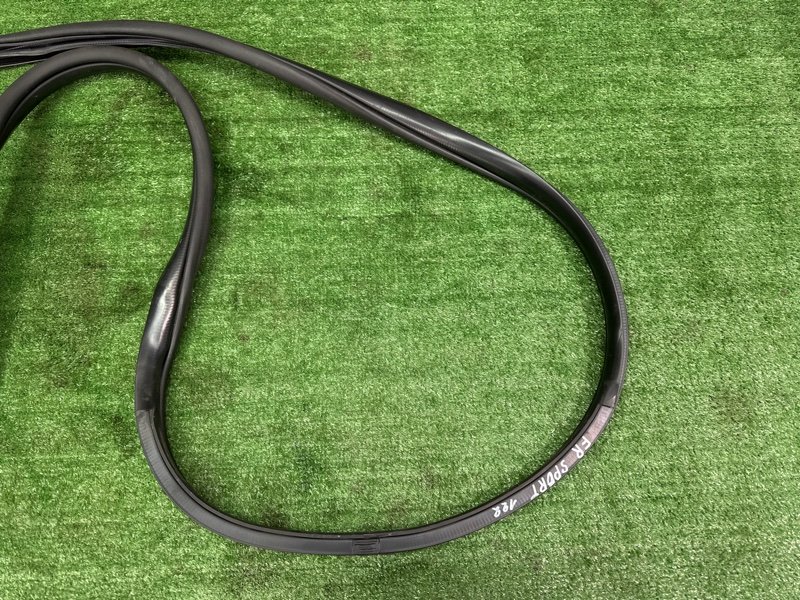 Уплотнитель проема двери Kia Sportage 3 2015 SL