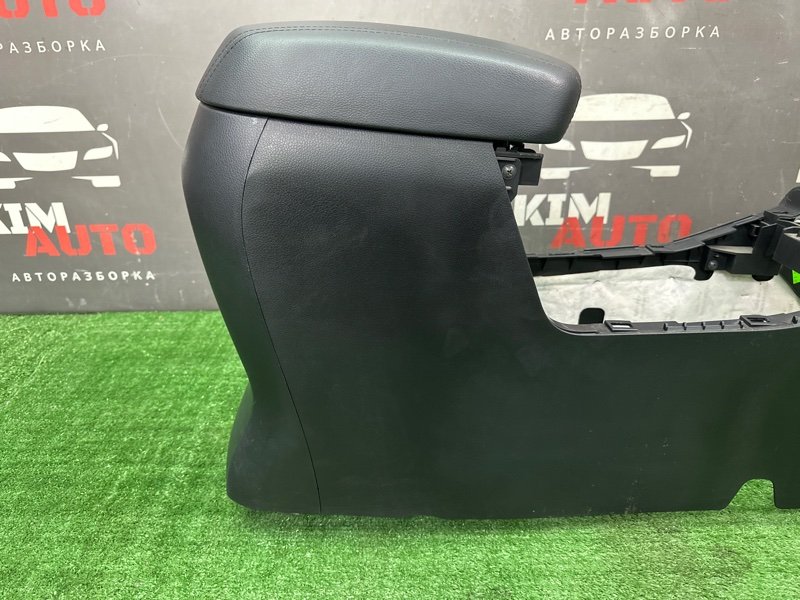 Центральная Консоль с подлокотником Kia Sportage 3 2015 SL