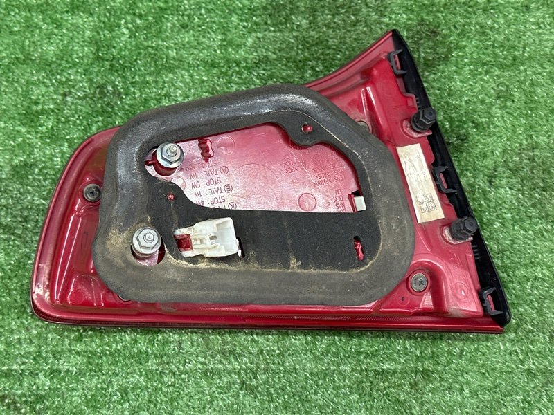 Фонарь в крышку багажника Kia Sportage 3 2015 SL