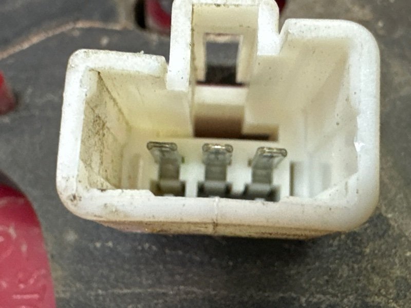 Фонарь в крышку багажника Kia Sportage 3 2015 SL