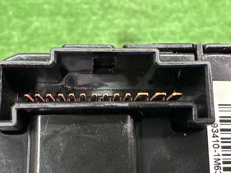 Подрулевой переключатель света Kia Sportage 3 2015 SL