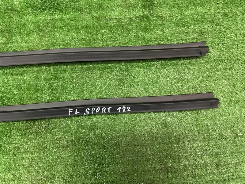 Уплотнитель стекла(бархотка) внутренний Kia Sportage 3 2015 SL