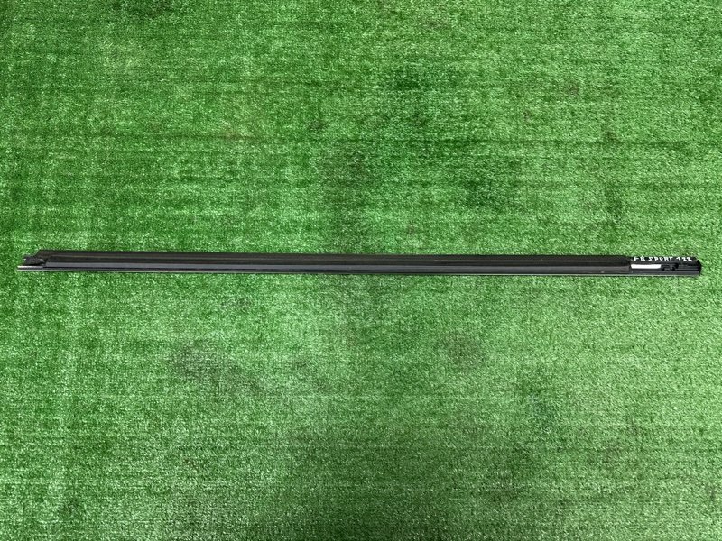 Уплотнитель стекла наружный (Бархотка) Kia Sportage 3 2015 SL