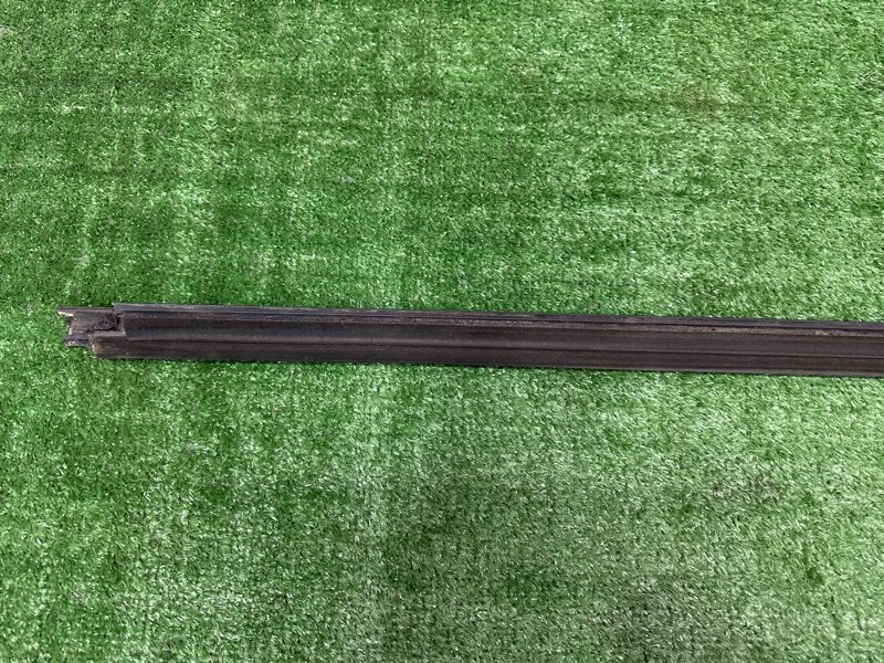 Уплотнитель стекла наружный (Бархотка) Kia Sportage 3 2015 SL