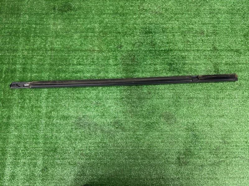 Уплотнитель стекла наружный (Бархотка) Kia Sportage 3 2015 SL