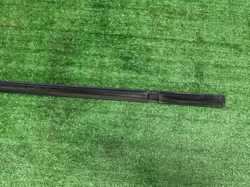 Уплотнитель стекла наружный (Бархотка) Kia Sportage 3 2015 SL