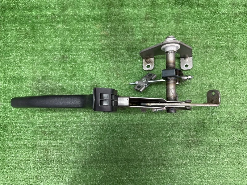 Рычаг стояночного тормоза (ручник) Kia Sportage 3 2015 SL