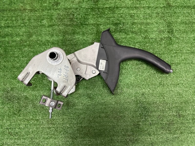 Рычаг стояночного тормоза (ручник) Kia Sportage 3 2015 SL