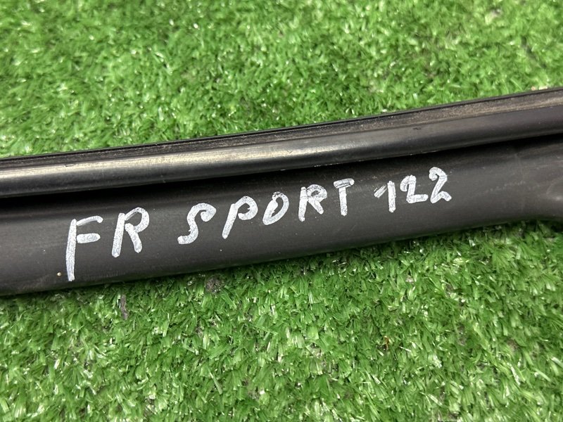 Уплотнитель стекла направляющий Kia Sportage 3 2015 SL