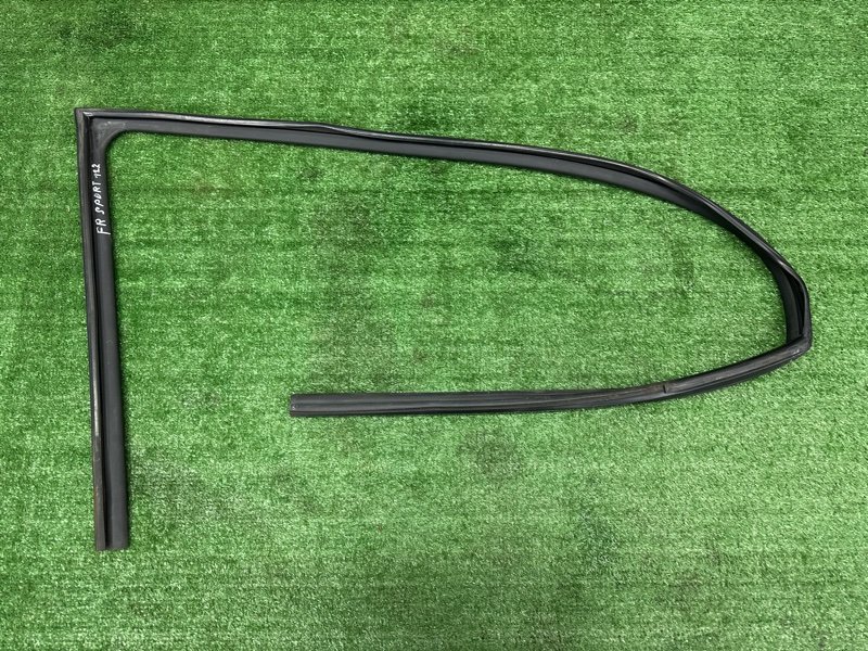 Уплотнитель стекла направляющий Kia Sportage 3 2015 SL