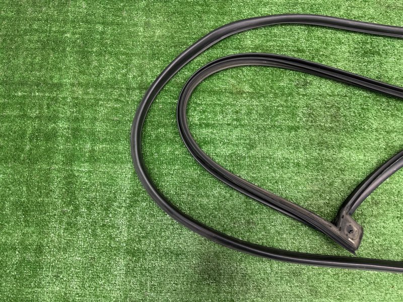 Уплотнитель двери Kia Sportage 3 2015 SL