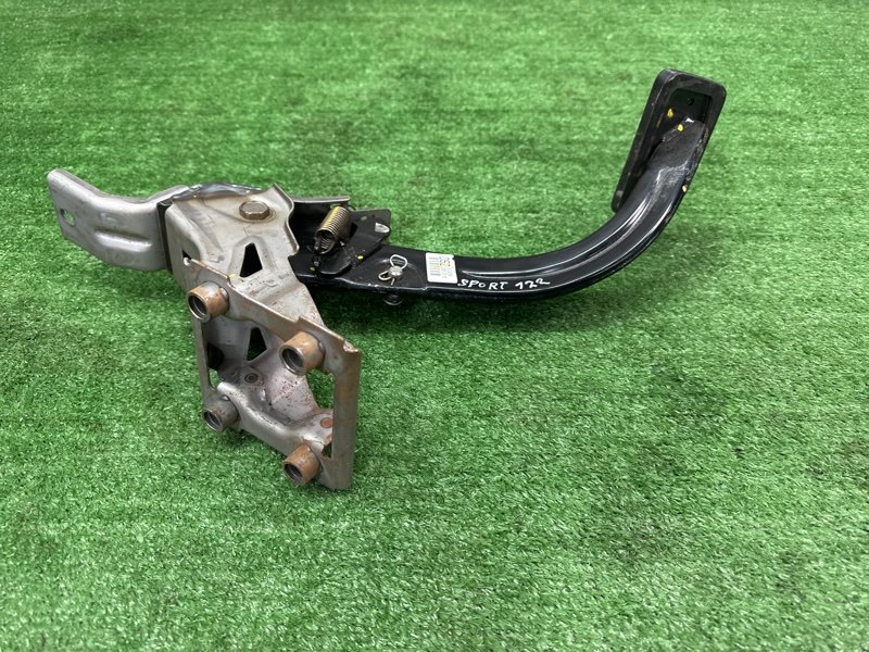 Педаль тормоза АКПП Kia Sportage 3 2015 SL