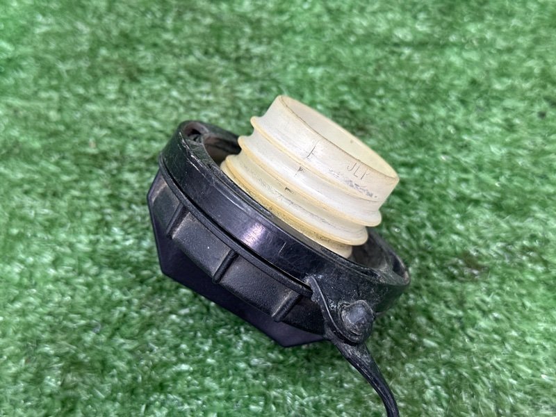 Лючок бензобака с крышкой Kia Sportage 3 2015 SL