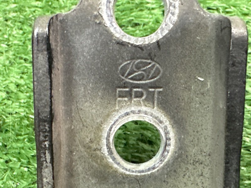 Петли двери Kia Sportage 3 2015 SL