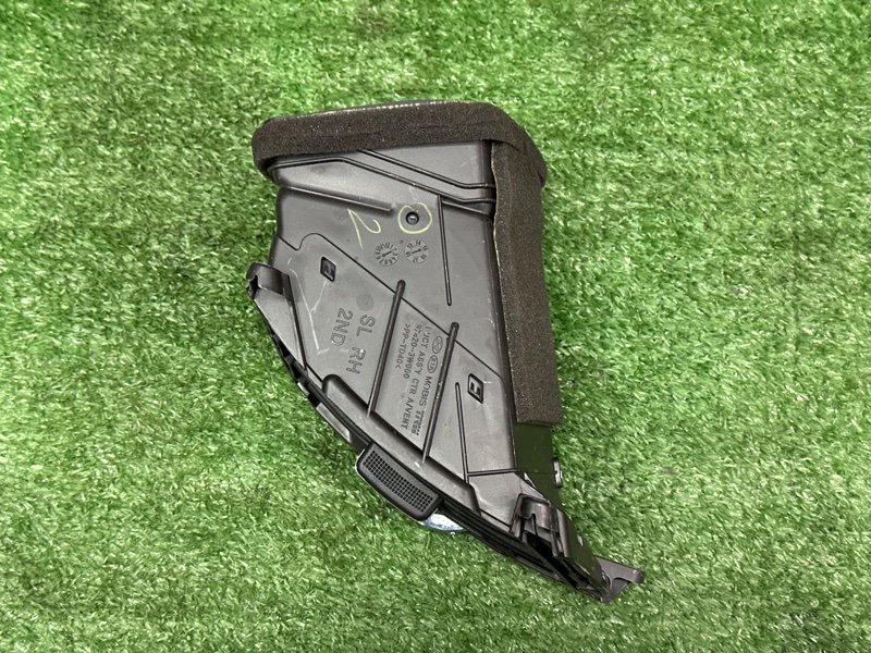 Дефлектор отопителя центральный Kia Sportage 3 2015 SL