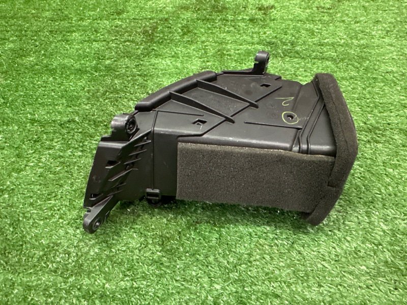 Дефлектор отопителя центральный Kia Sportage 3 2015 SL