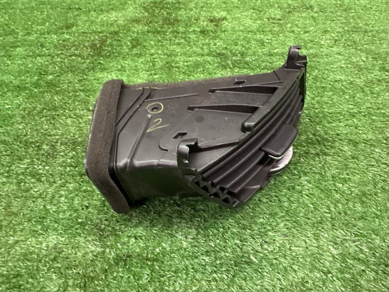 Дефлектор отопителя центральный Kia Sportage 3 2015 SL