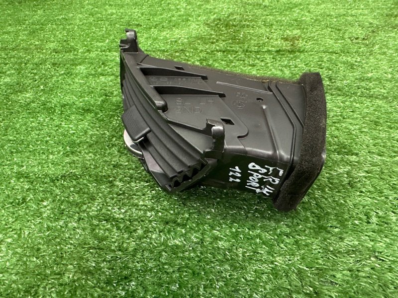 Дефлектор отопителя центральный Kia Sportage 3 2015 SL