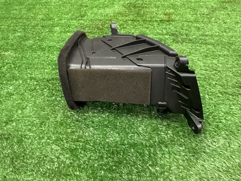 Дефлектор отопителя центральный Kia Sportage 3 2015 SL