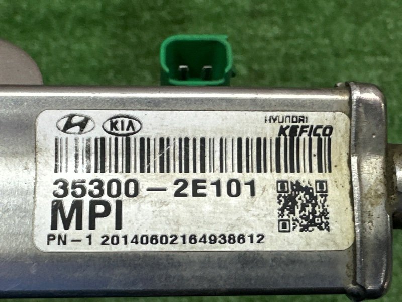 Топливная рейка с форсунками Kia Sportage 3 2015 SL