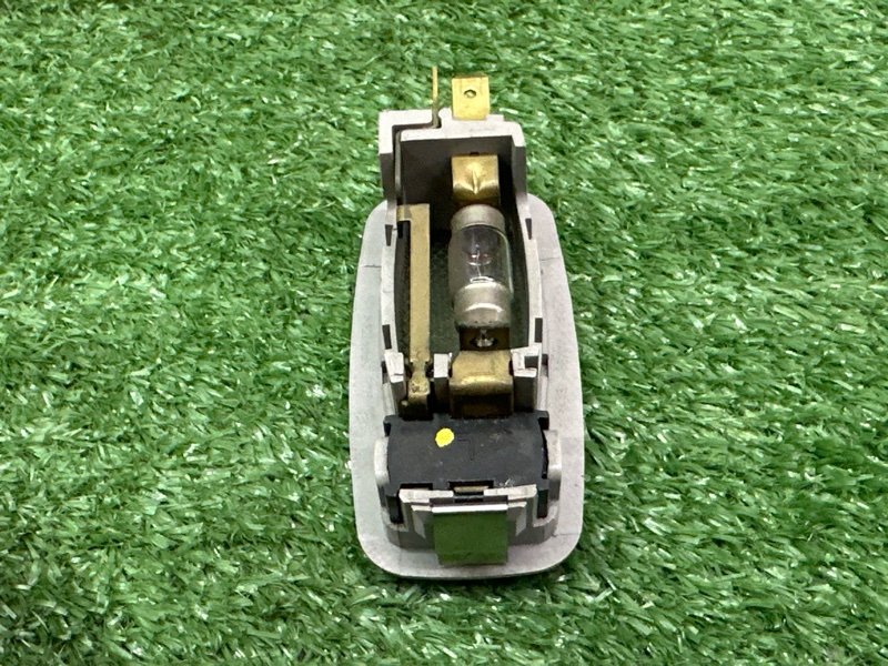 Плафон подсветки солнцезащитных козырьков Kia Sportage 3 2015 SL