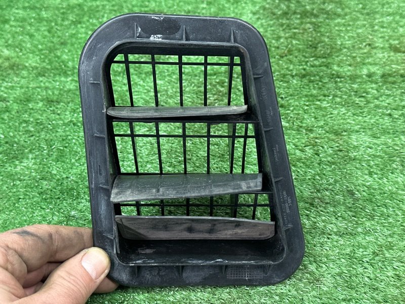 Решетка вентиляционная Kia Sportage 3 2015 SL