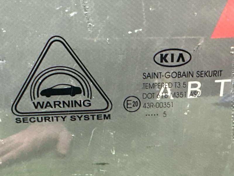 Стекло двери Kia Sportage 3 2015 SL