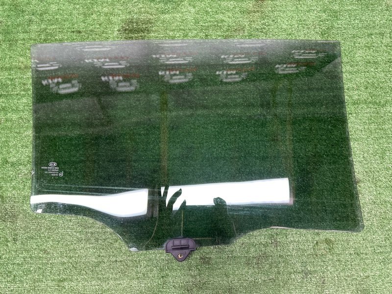 Стекло двери Kia Sportage 3 2015 SL