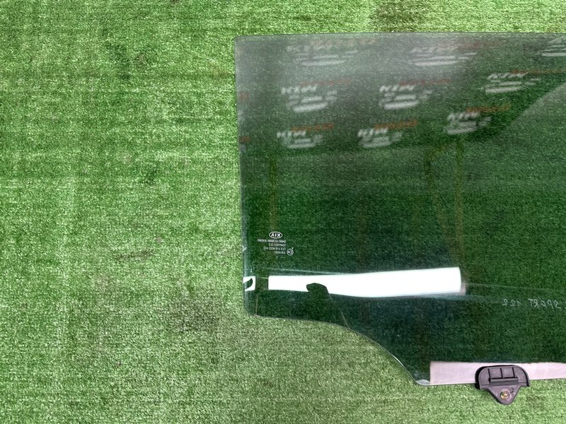 Стекло двери Kia Sportage 3 2015 SL