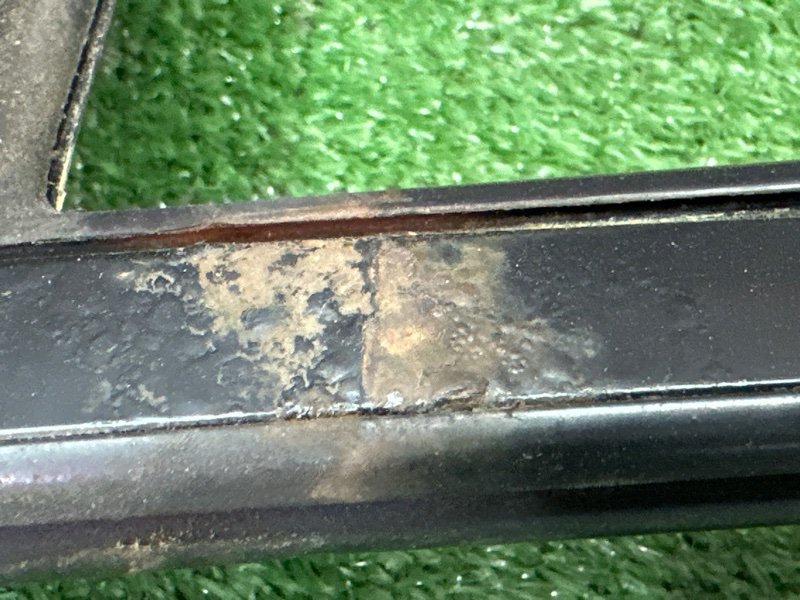 Уплотнитель стекла направляющий Kia Sportage 3 2015 SL