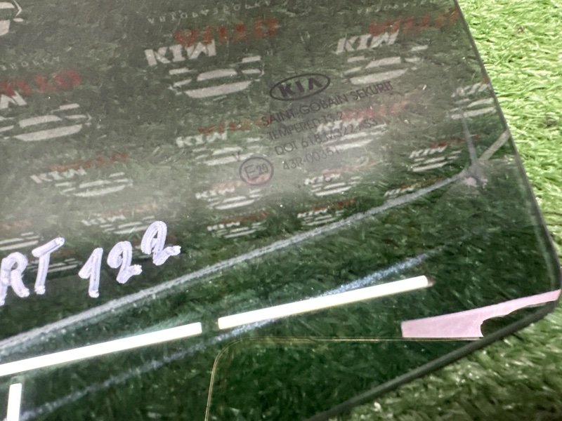 Стекло двери глухое Kia Sportage 3 2015 SL