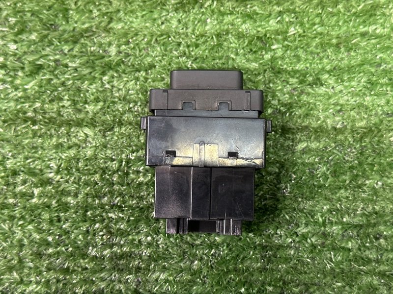 Кнопка обогрева сидений Kia Sportage 3 2015 SL