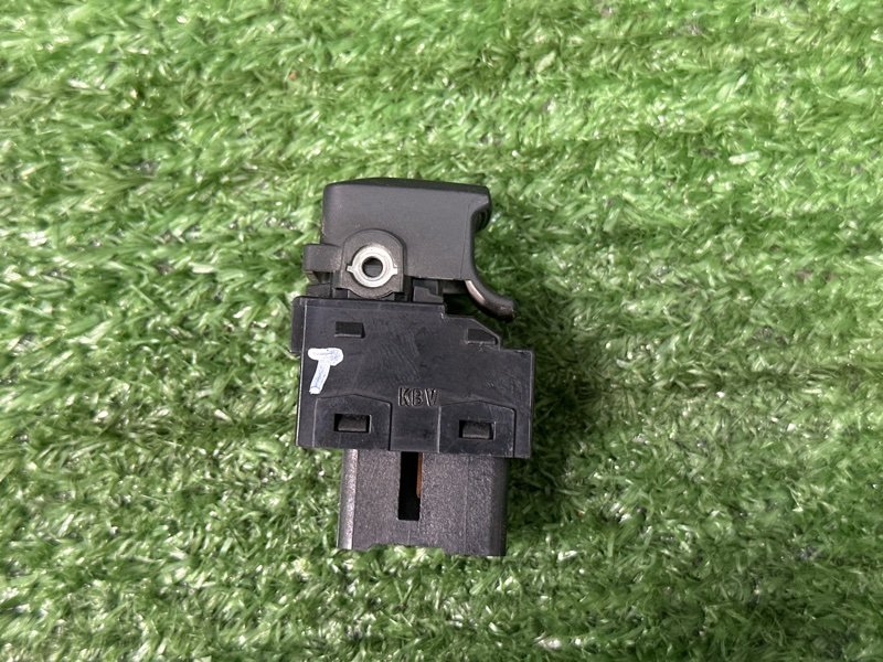 Кнопка стеклоподъемника Kia Sportage 3 2015 SL