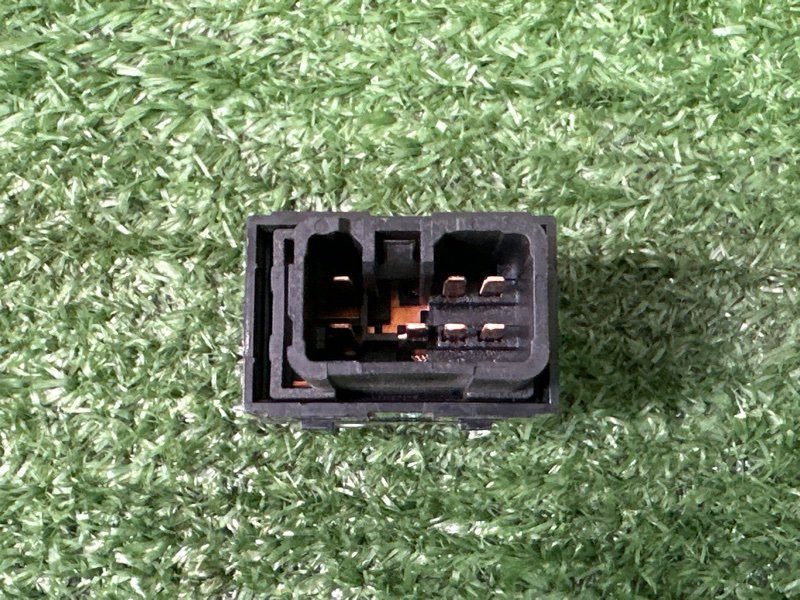 Кнопка стеклоподъемника Kia Sportage 3 2015 SL